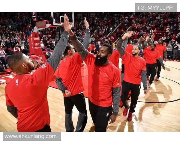 重庆篮球队状态引发热议球迷对球队表现分歧明显